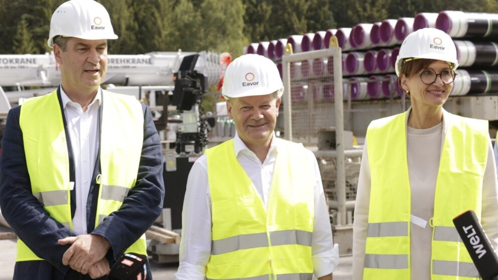 Bundeskanzler Olaf Scholz, Bayerns Ministerpräsident Markus Söder und Bundesforschungsministerin Stark-Watzinger bei der Projekteinweihung in Geretsried